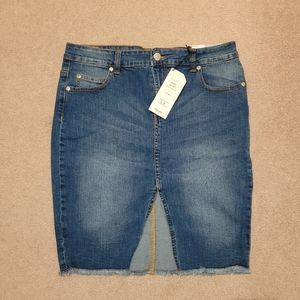 Bluenotes Size large blue denim skirt